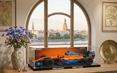 Protect the Papaya: The Ultimate Display Solution for Your LEGO Technic McLaren F1 (42141)