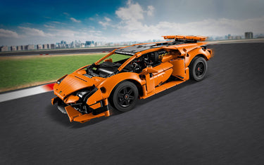 What’s the Best Wall Display for LEGO® Technic Lamborghini Huracán Tecnica Orange 42196?